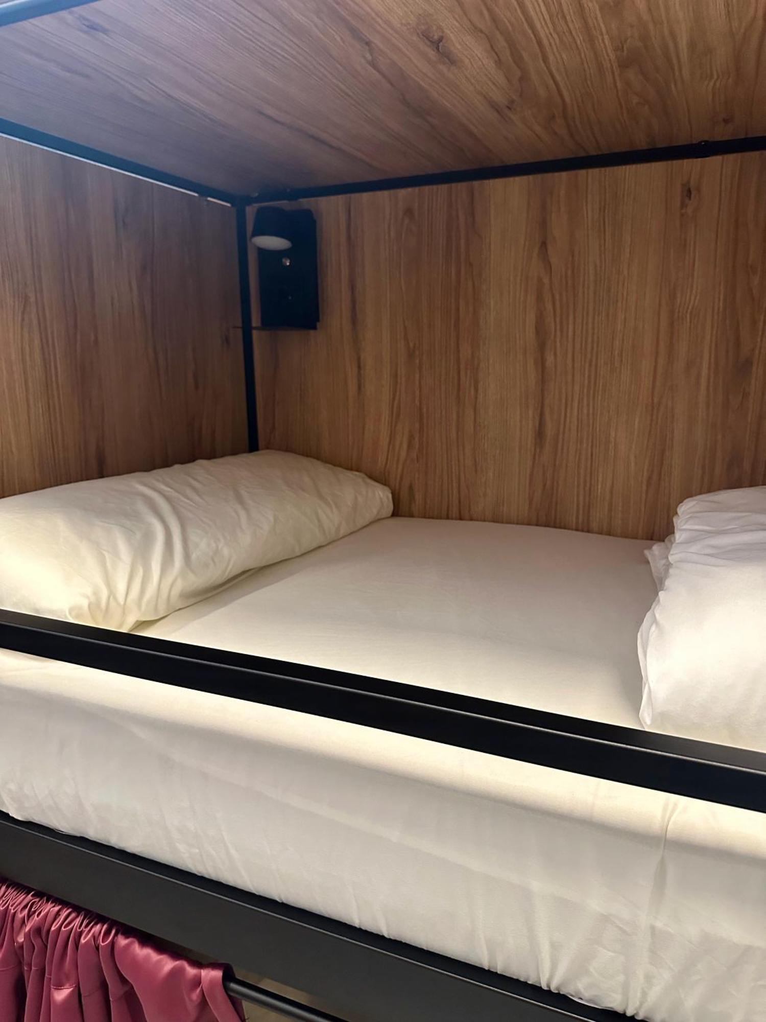 Velvet Hostels Pacifico Madrid Luaran gambar