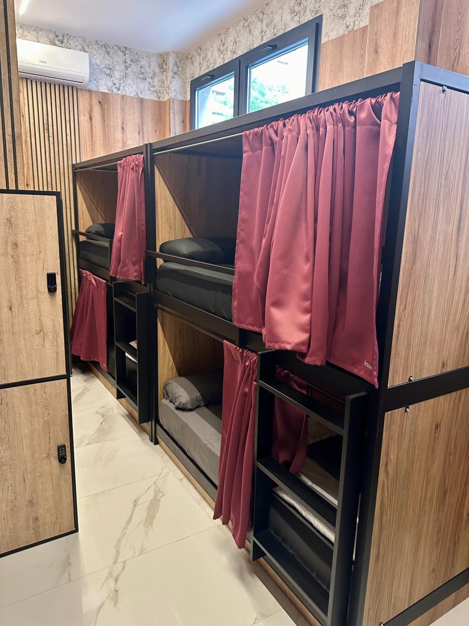Velvet Hostels Pacifico Madrid Luaran gambar