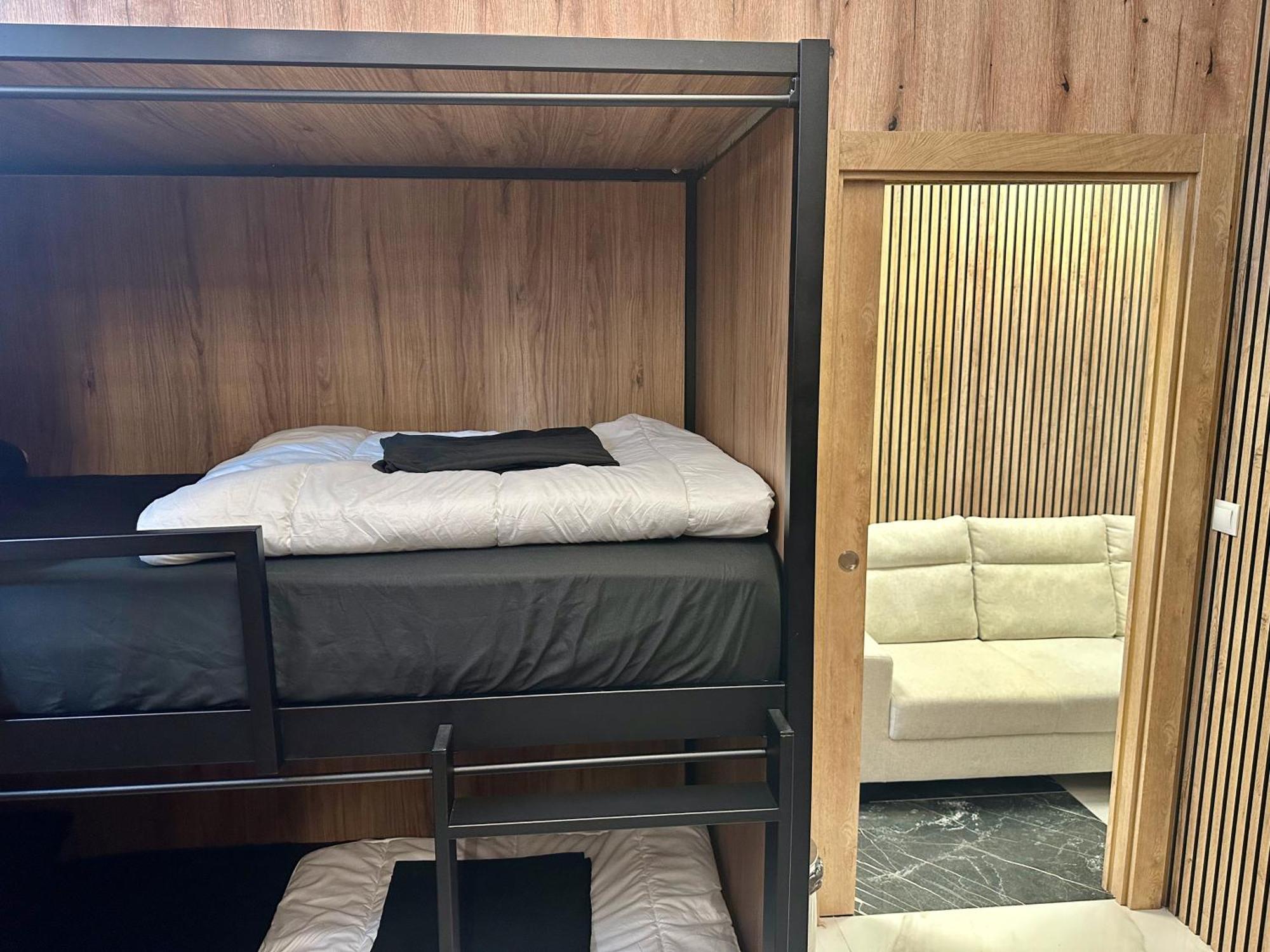 Velvet Hostels Pacifico Madrid Luaran gambar