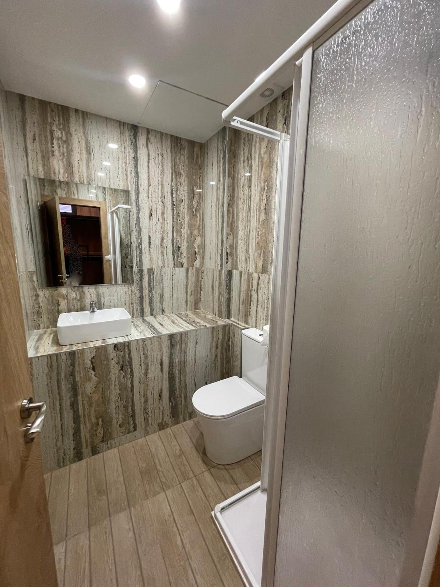 Velvet Hostels Pacifico Madrid Luaran gambar